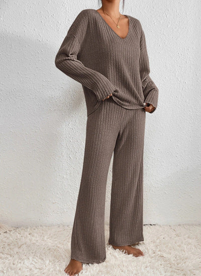 Edina – V-Neck and Knitted Pattern Two-Piece Set